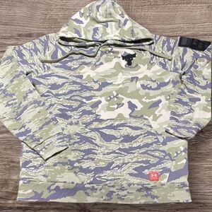Under Armour Green and Gray Camo Sweatshirt